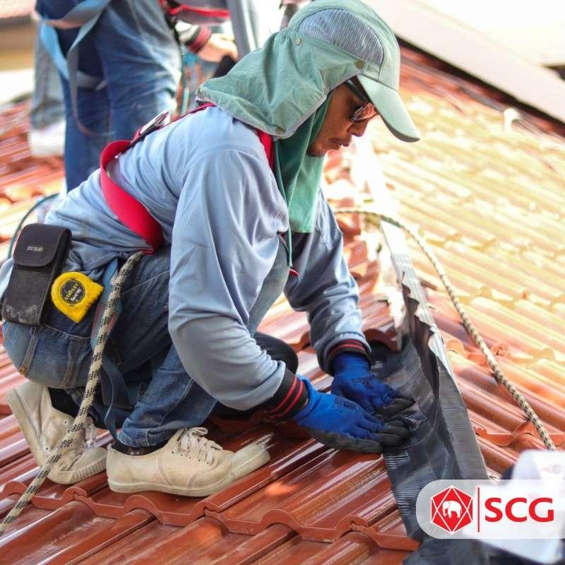 บริการซ่อมรั่วหลังคา (Roof Repair)-1