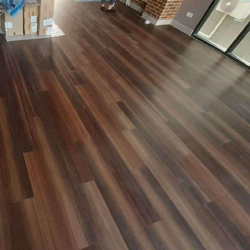 DR.FLOOR พื้นกระเบื้องยางลายไม้ SPC Wood Series 5mm (Click Lock) DF-W5-7005-1